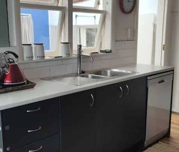 Three Bedroom Home Paraparaumu - Photo 3