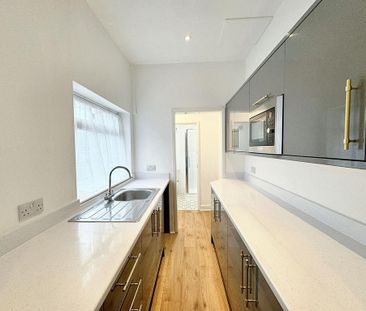 3 bedroom terraced house to rent - Photo 6