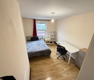 Room in a Shared House, Station St, E15 - Photo 4