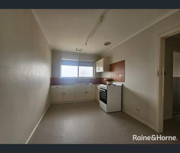 1/75 Fox Street, St Albans, Vic 3021 - Photo 4