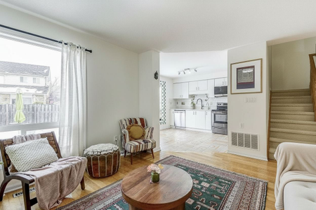 For Lease - 2455 Springforest Drive, Oakville, Ontario - Photo 3