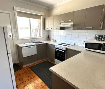 Fully Furnished Two Bedroom Unit - Photo 4