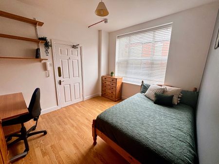 Flat 2, 49 Lower Ford Street – Student Accommodation Coventry - Photo 3