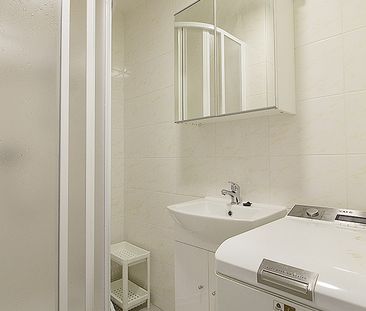 Pronájem bytu 1+kk v Praze 6, po rekonstrukci - Fotografie 3