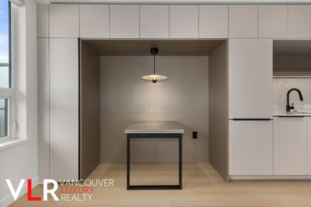 Condo in Port Moody, British Columbia - Photo 3