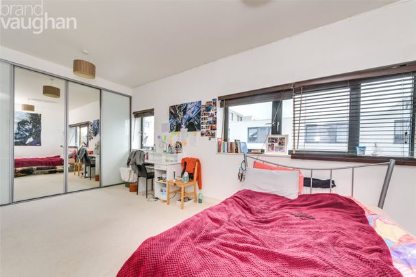 4 bedroom terraced house to rent - Photo 1