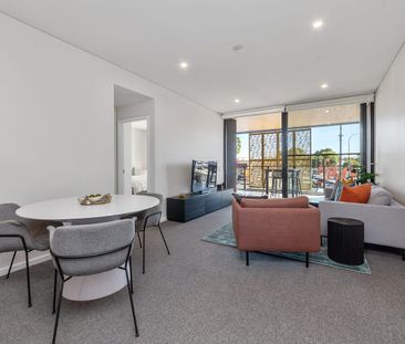 2x2 Just Listed in Vic Quarter! - Photo 1