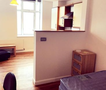Studio to rent - Photo 6