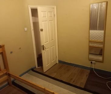 Room in a Shared House, St. Johns Road, E17 - Photo 3