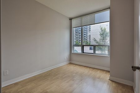 2 Bedrooms + Den Large - Photo 2