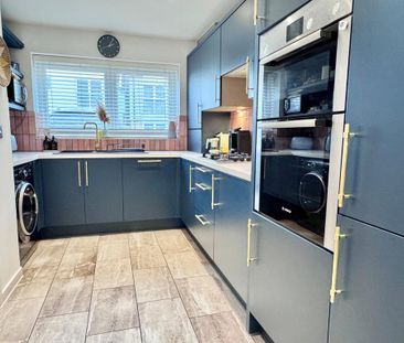 3 bedroom terraced house to rent - Photo 2