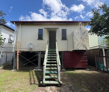 Comfortable Home Close to CBD - Photo 4