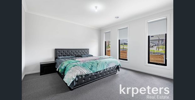 Near-New Home in the Popular Crownlea Estate - Photo 1