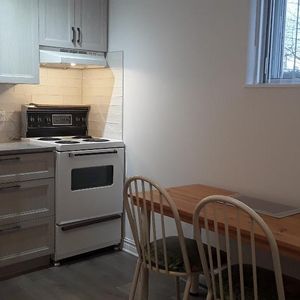 1 pièce et demie à louer - Photo 2