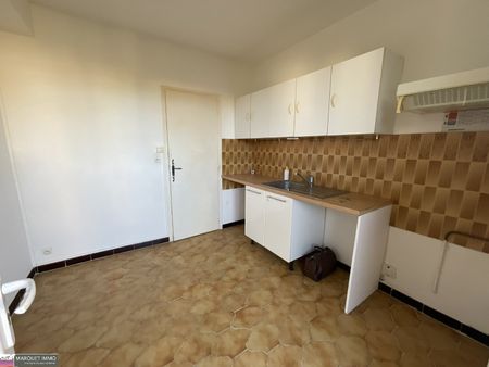 Location Appartement 2 pièces 64m² BEZIERS 34500 - Photo 4