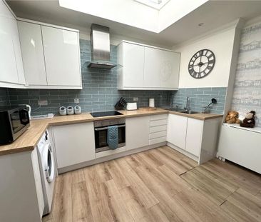 2 bedroom maisonette to rent - Photo 6