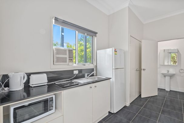 Self Contained Studios, so close to University of QLD - Photo 1