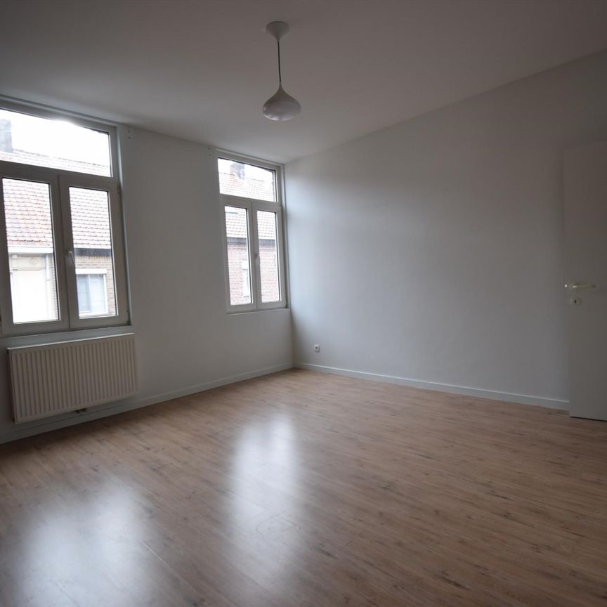 NETTE RIJWONING MET AUTOSTANDPLAATS - Photo 1