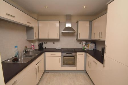 2 bedroom apartment to rent - Photo 5