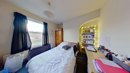 4 bedroom terraced house to rent - Photo 3