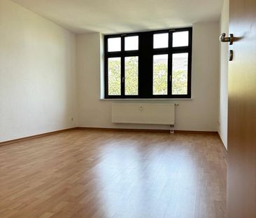 Zentrumsnahe 2-Raum-Wohnung mit Tageslichtbad, Balkon und großer Kü... - Foto 1