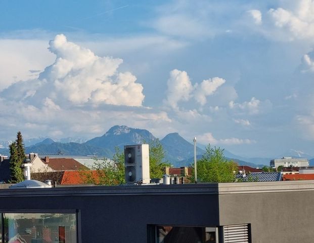 Helle, sonnige 3-Zimmer-Wohnung mit Balkon und tollem Bergblick in der City! - Photo 1