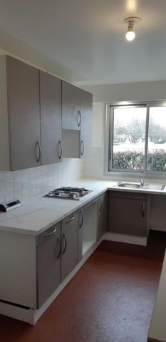 Location Appartement 5 pièces 99m² ST MAUR DES FOSSES 94100 - Photo 4