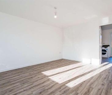 Acklam Gardens, Middlesbrough, TS5 - Photo 2