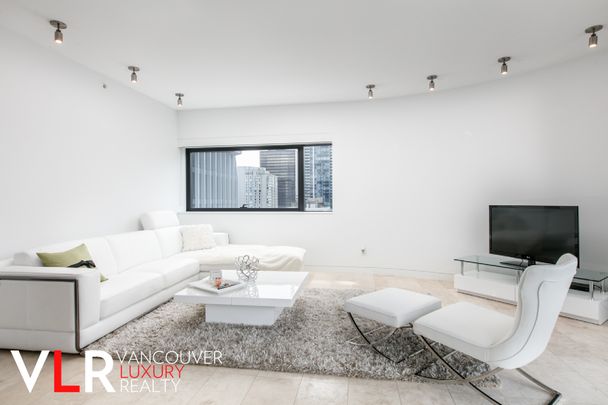 Condo in Downtown Vancouver, BC - Photo 1