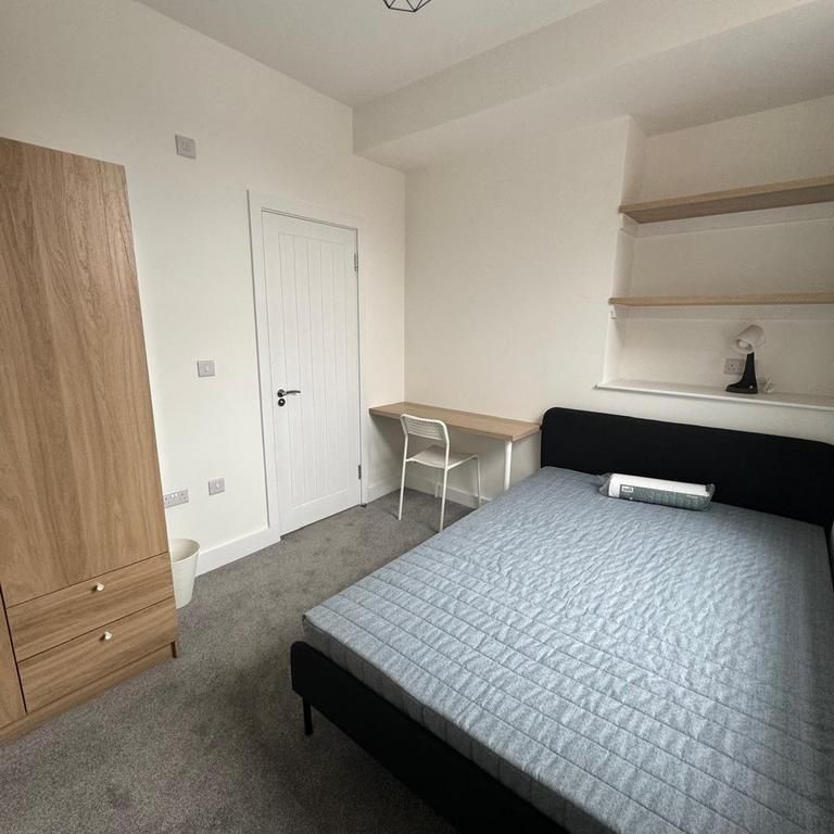 1 bedroom in a flat share to rent - Photo 1