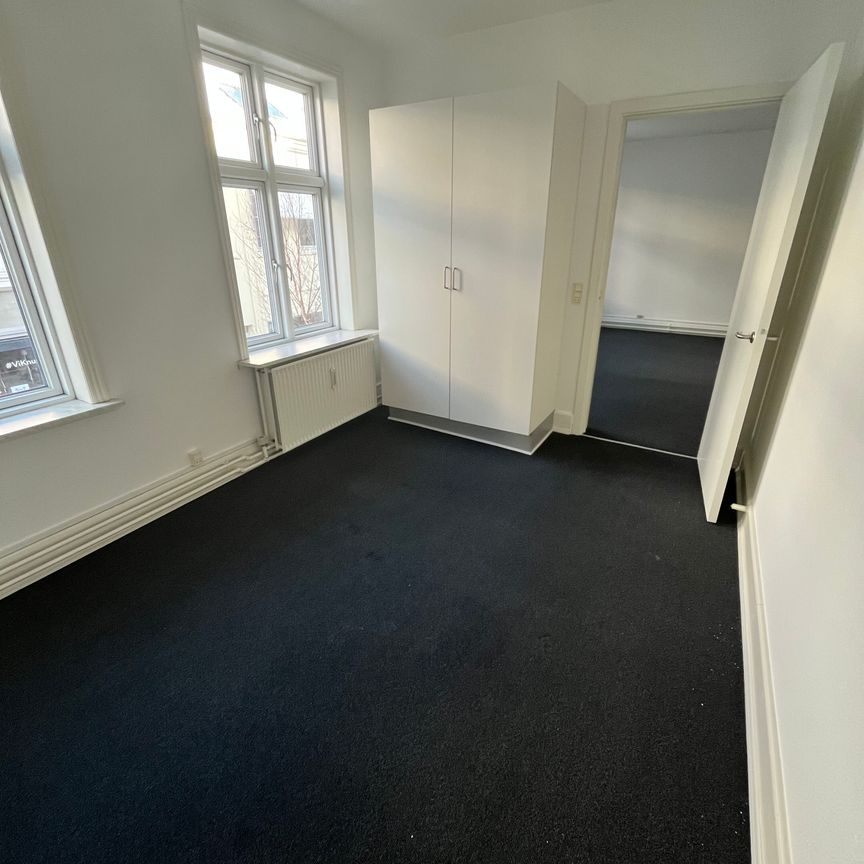 Rummelig 3-vær med egen vaskemaskine - Photo 1