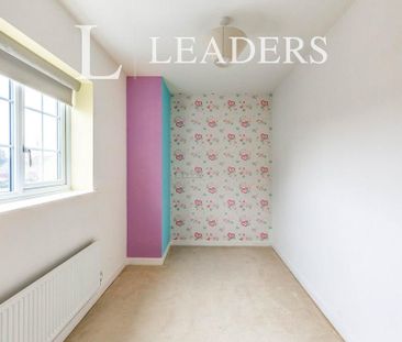 3 bedroom detached house to rent - Photo 4