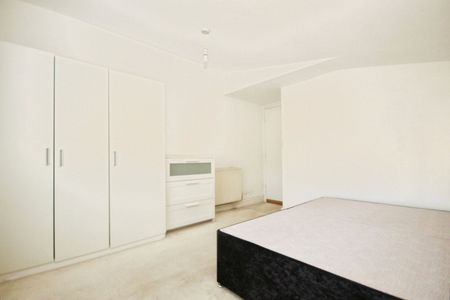 Wolfington Road, London, SE27 0RQ - Photo 2