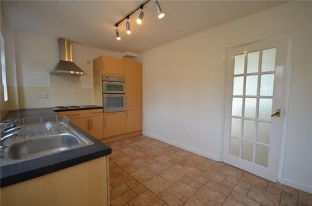 2 bedroom semi-detached house to rent - Photo 5