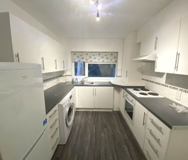 Price £1,950 pcm - Available 28/10/2025 - Unfurnished - Photo 1