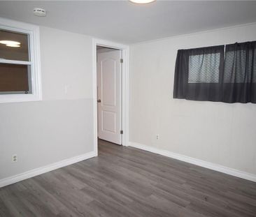 For Lease - 4 Purnell Drive, Hamilton, Ontario - Photo 6