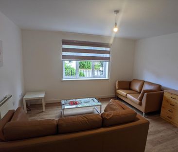 2 bedroom flat to rent - Photo 2