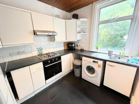 3 bedroom maisonette to rent - Photo 4