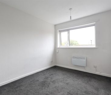 3 bedroom Terraced House to rent in Links Walk, West Denton, Newcas... - Photo 3
