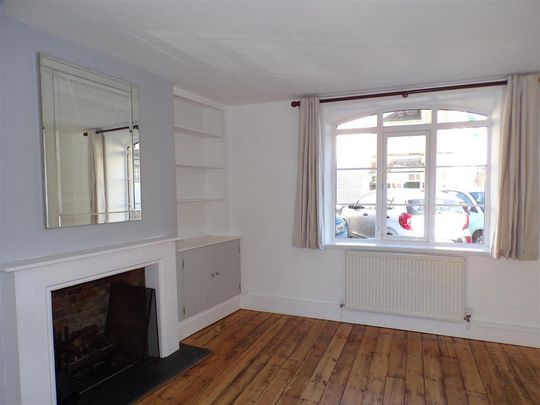 2 bedroom property to rent - Photo 1