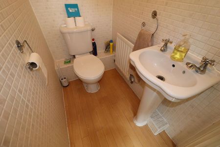 3 bedroom terraced house to rent - Photo 5