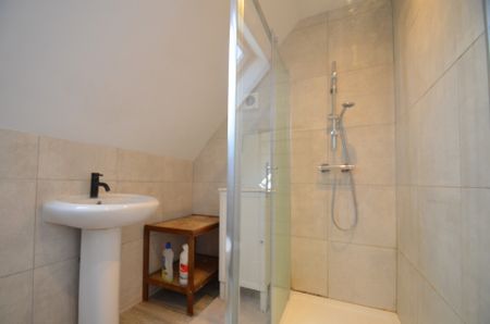 3 bedroom Apartment to rent - Photo 5