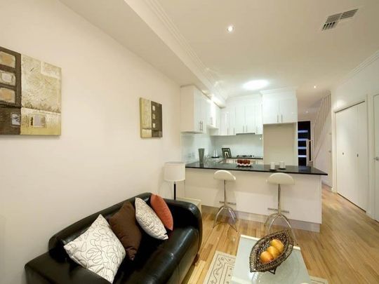 21/1 Nangnak Lane, Mont Albert - Photo 1