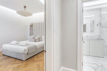 4 bedroom mews to rent - Photo 2