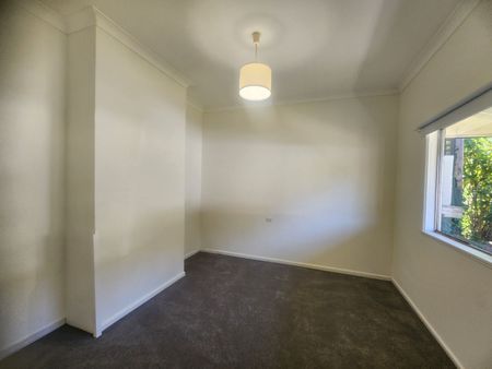 Charming Family Home in Lithgow - Photo 4