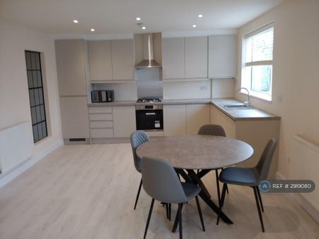 1 bedroom flat to rent - Photo 5