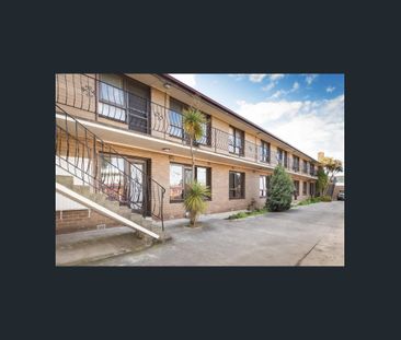 10/2-4 Sturt St, Essendon, Vic 3040 - Photo 3