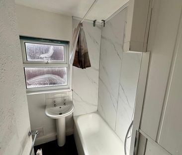 2 bed Terraced - To Let - Photo 6