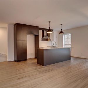 Appartement 5 1/2 à louer - Sherbrooke / Fleurimont -Près du cégep ! - Photo 2