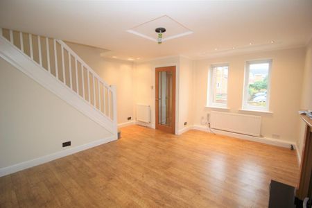 3 bedroom terraced house to rent - Photo 2